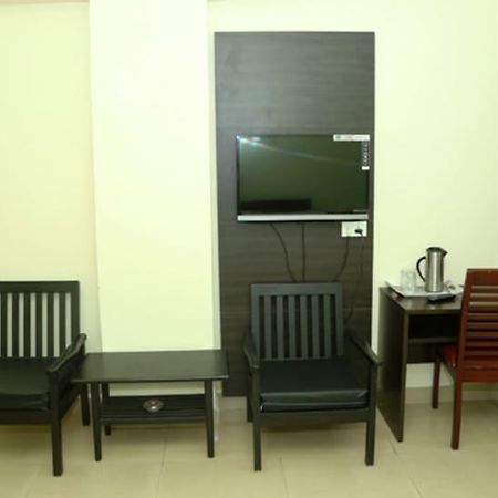 Sri Srinivasa Residency 호텔 Kadapa 외부 사진