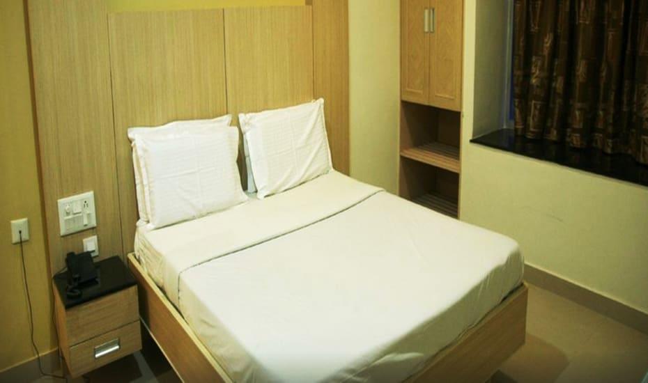 Sri Srinivasa Residency 호텔 Kadapa 외부 사진