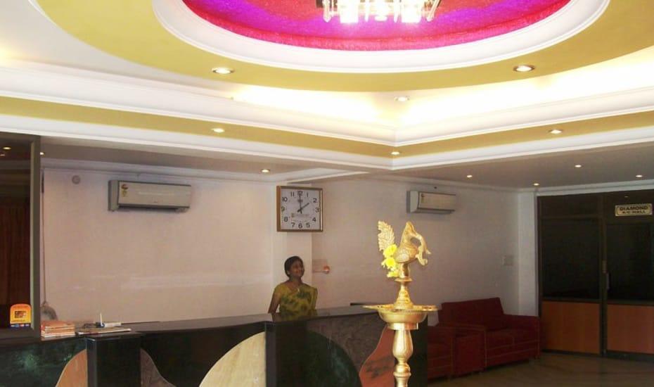 Sri Srinivasa Residency 호텔 Kadapa 외부 사진